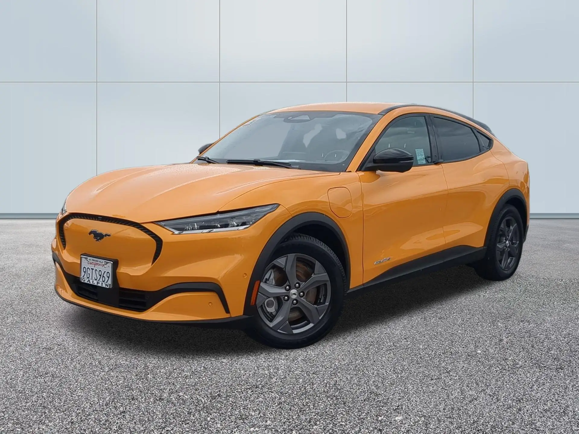 2023 Ford Mustang-Mach-e Select photo 1