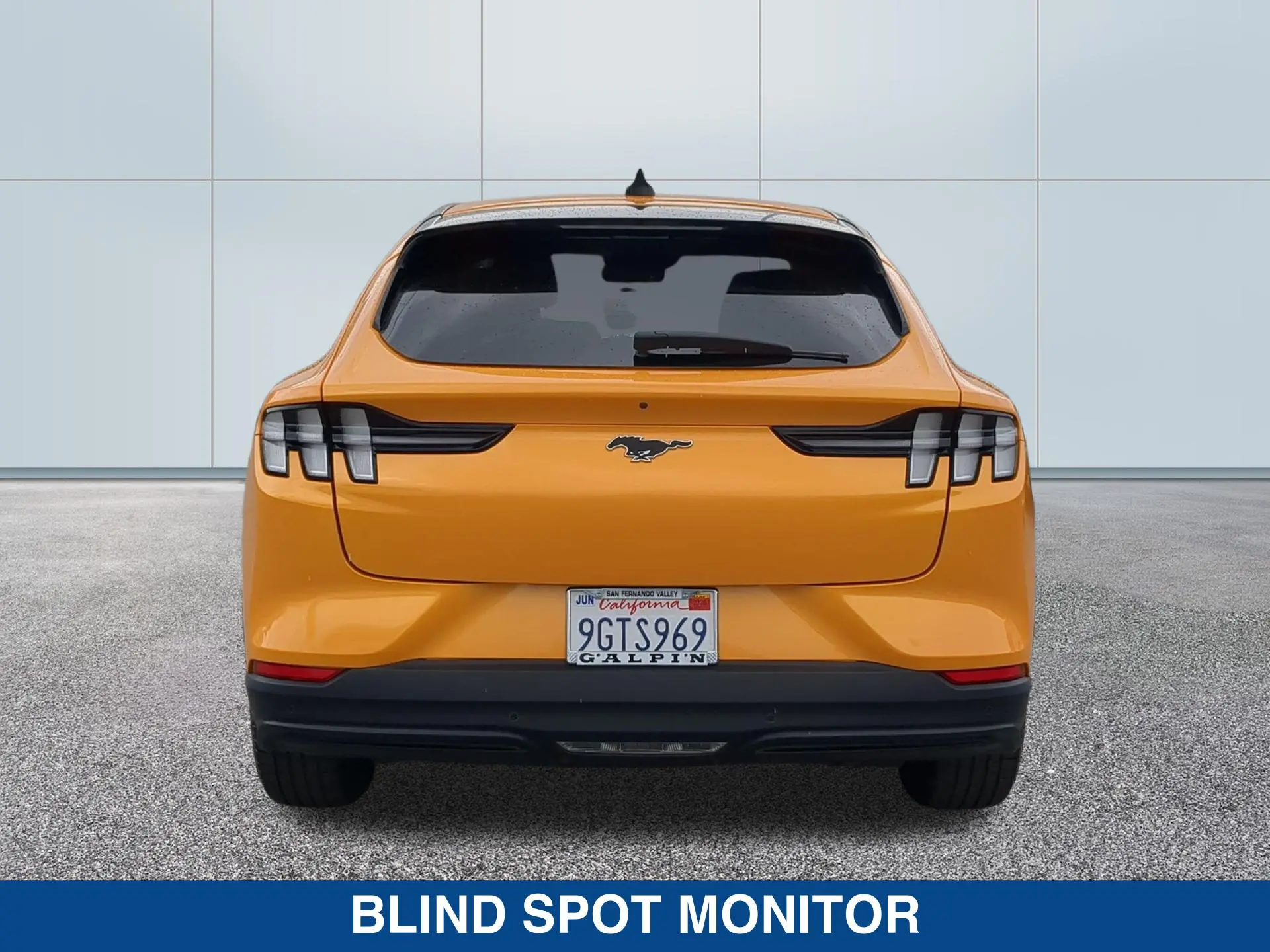 2023 Ford Mustang-Mach-e Select photo 4