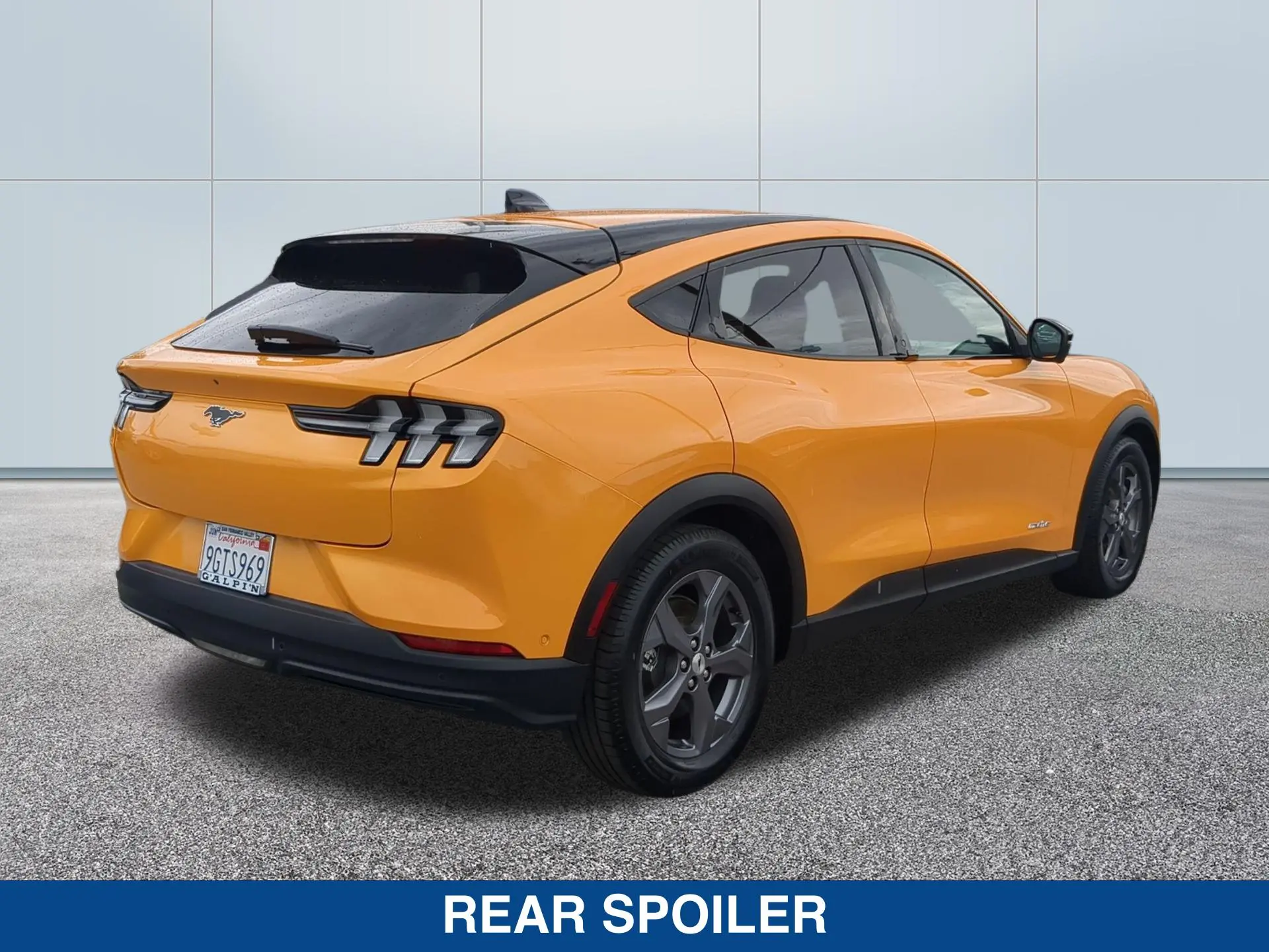 2023 Ford Mustang-Mach-e Select photo 5