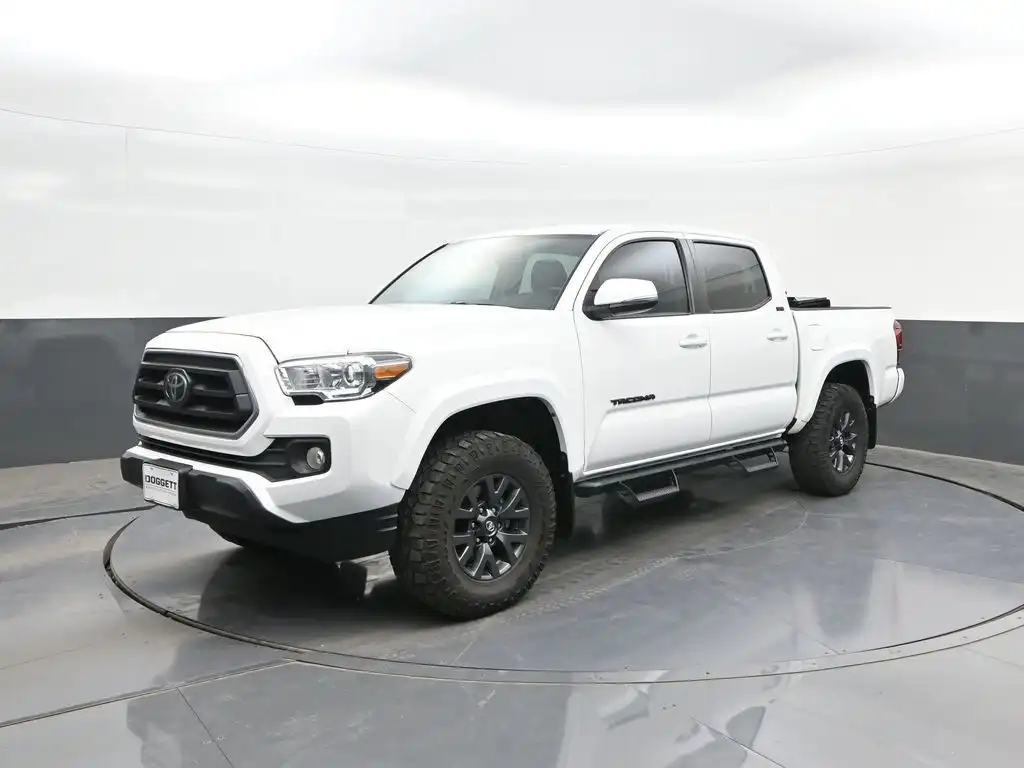 2023 Toyota Tacoma SR5 Double Cab 4WD V6 Auto Short Bed's photo