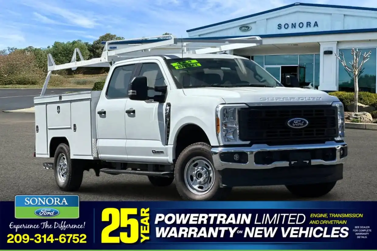 2026 Ford F-250 XL 4WD Crew Cab 8' Box's photo