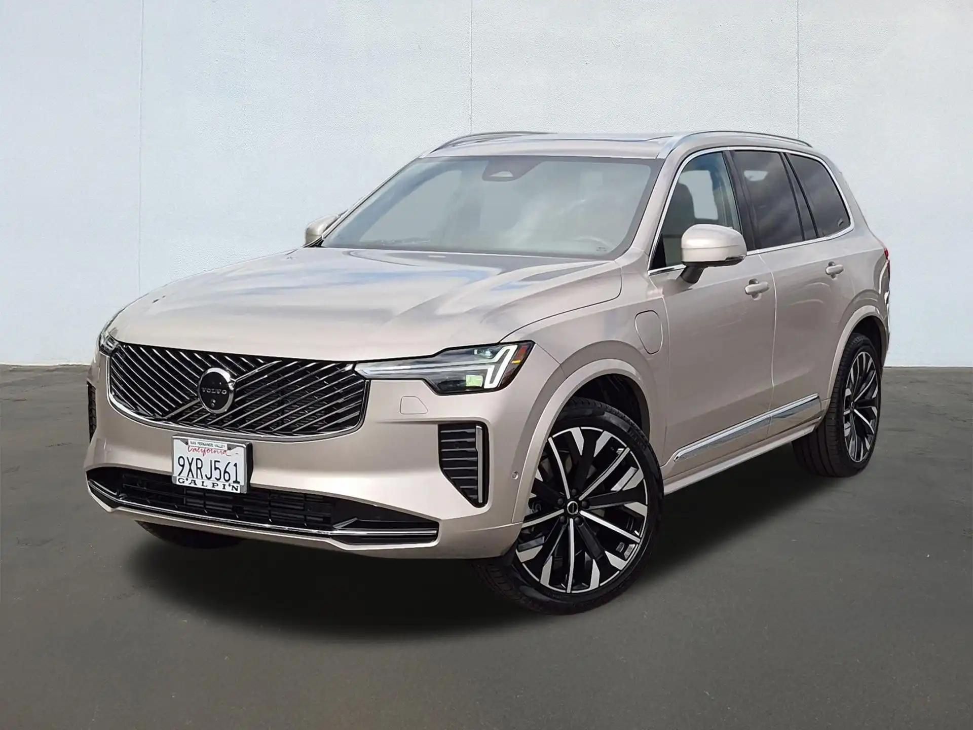 2026 Volvo XC90 T8 Recharge Plus Bright 7-Seater AWD's photo