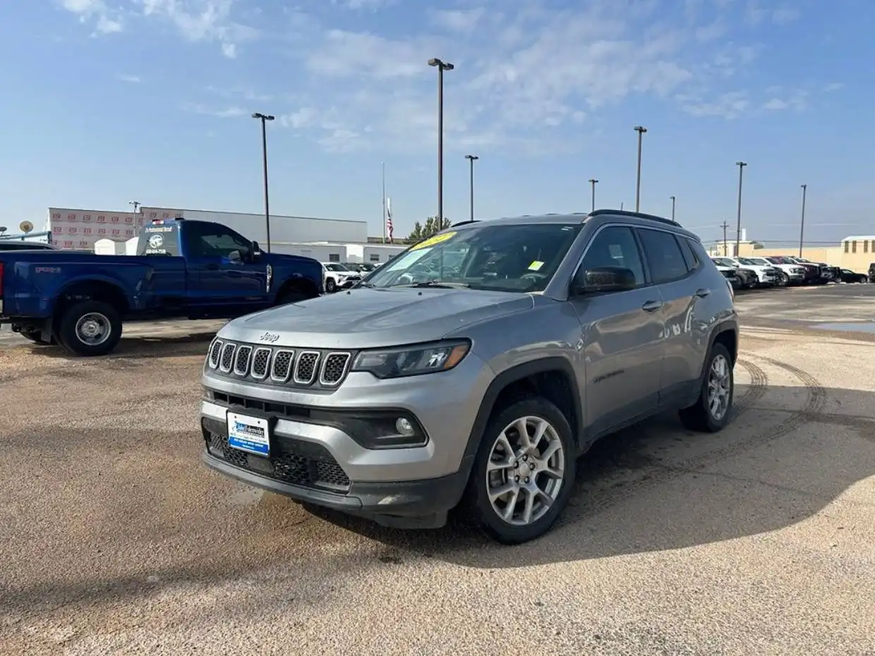 2024 Jeep Compass Latitude Lux 4WD's photo