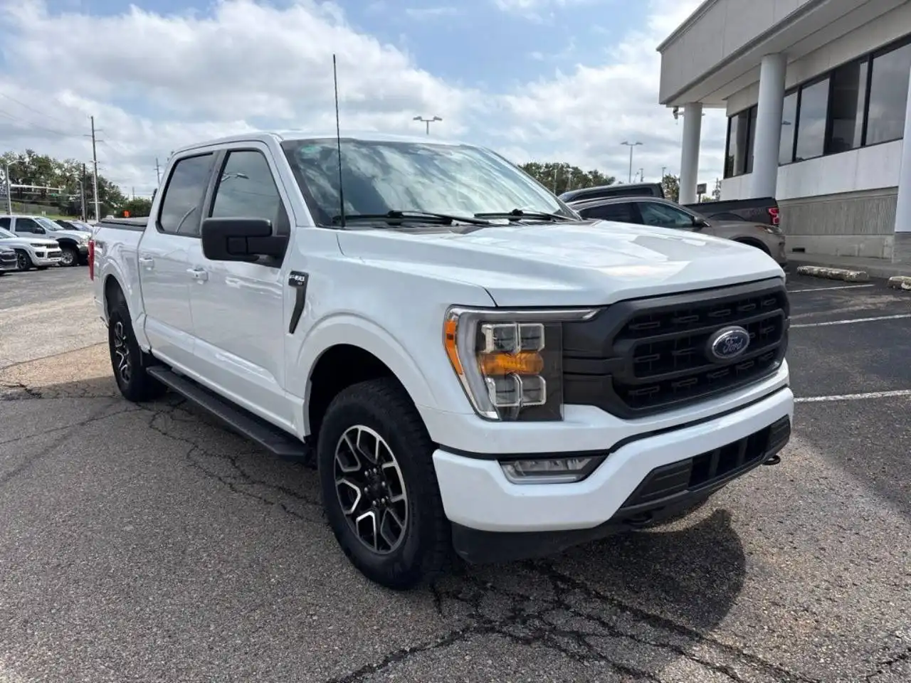 2023 Ford F-150 XLT 4WD SuperCrew 5-1/2' Box's photo
