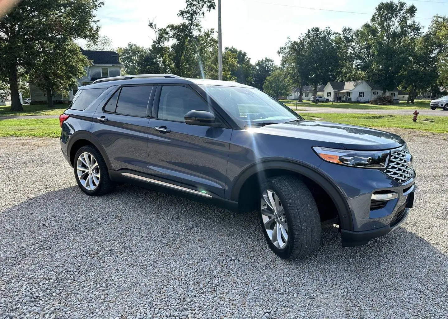 2021 Ford Explorer Platinum 4WD photo 3