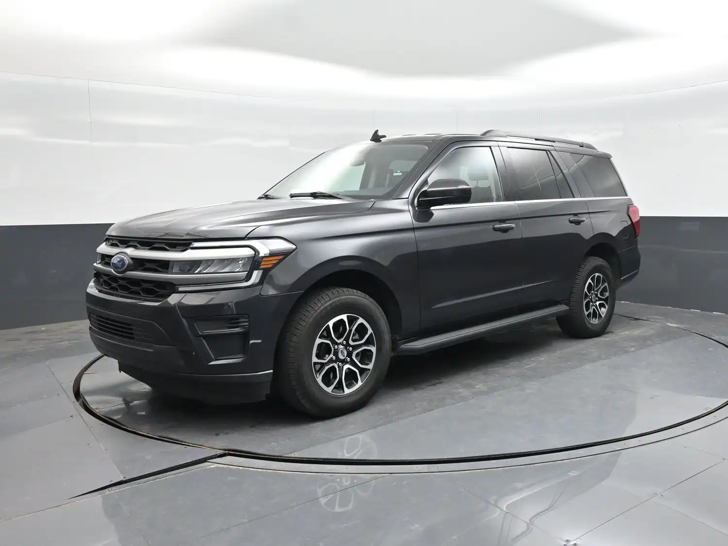 2024 Ford Expedition XLT 4WD's photo