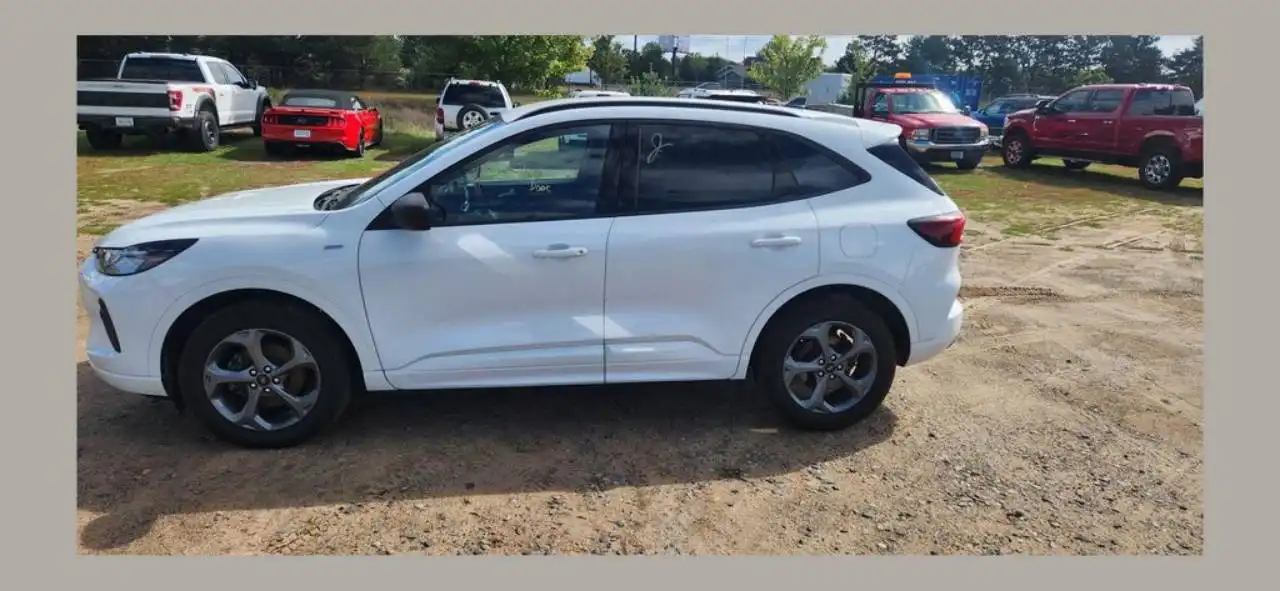 2023 Ford Escape ST-Line AWD's photo