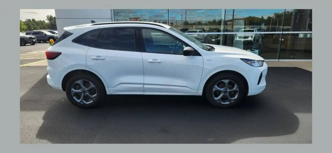 2023 Ford Escape ST-Line AWD's photo