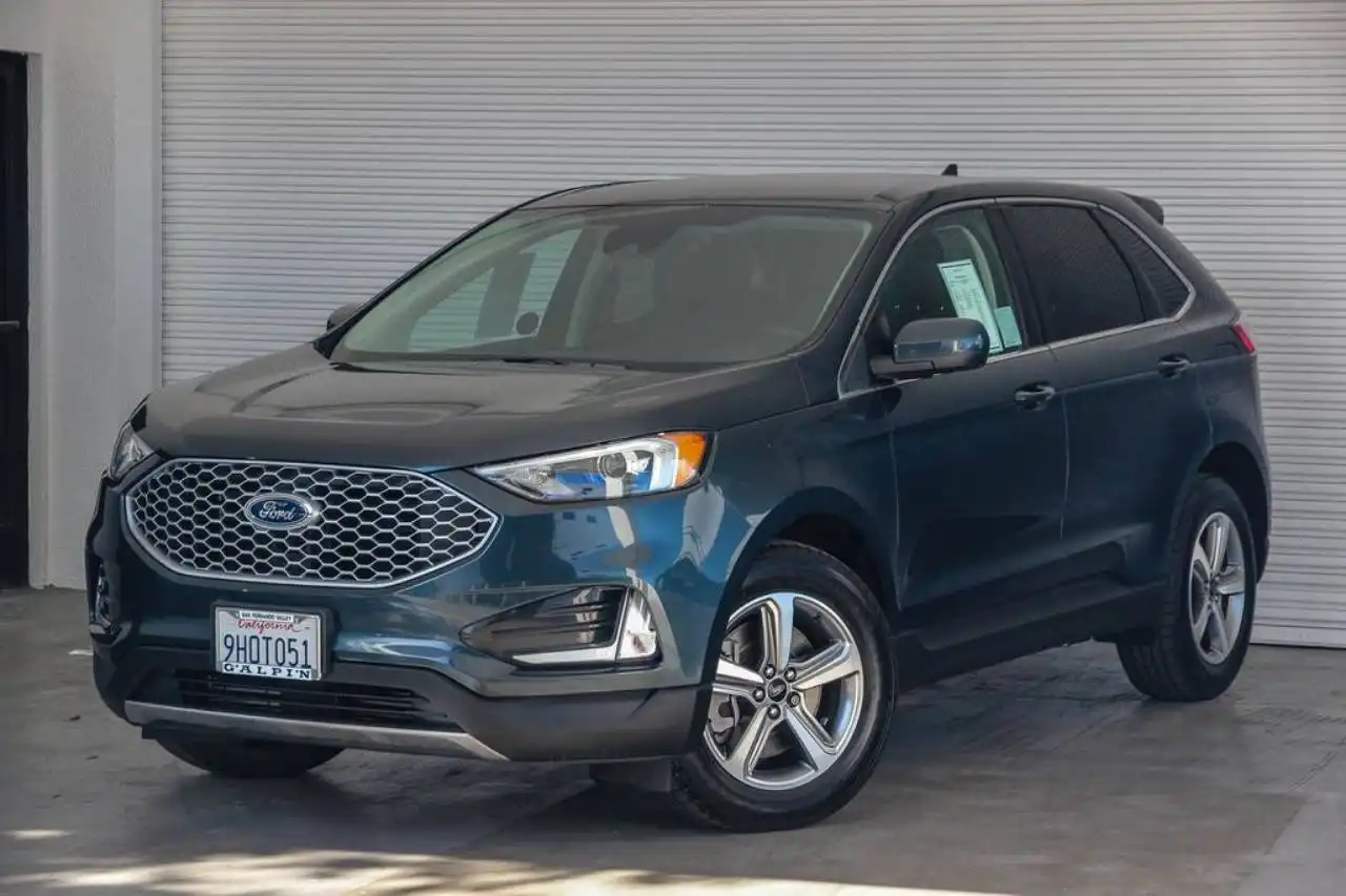 2023 Ford Edge SEL AWD's photo