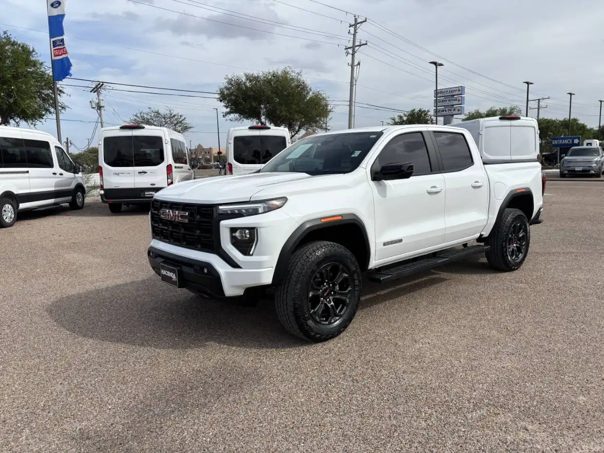 2025 GMC Canyon Elevation 2WD Crew Cab Short Box's photo