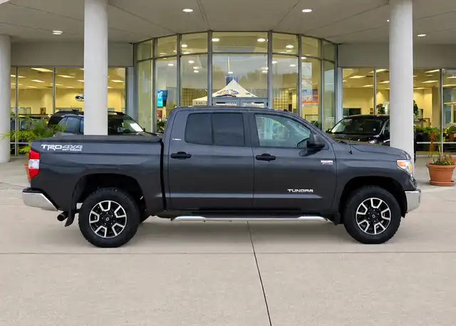 2014 Toyota Tundra 5.7 Auto 4WD FFV SR5 CrewMax's photo