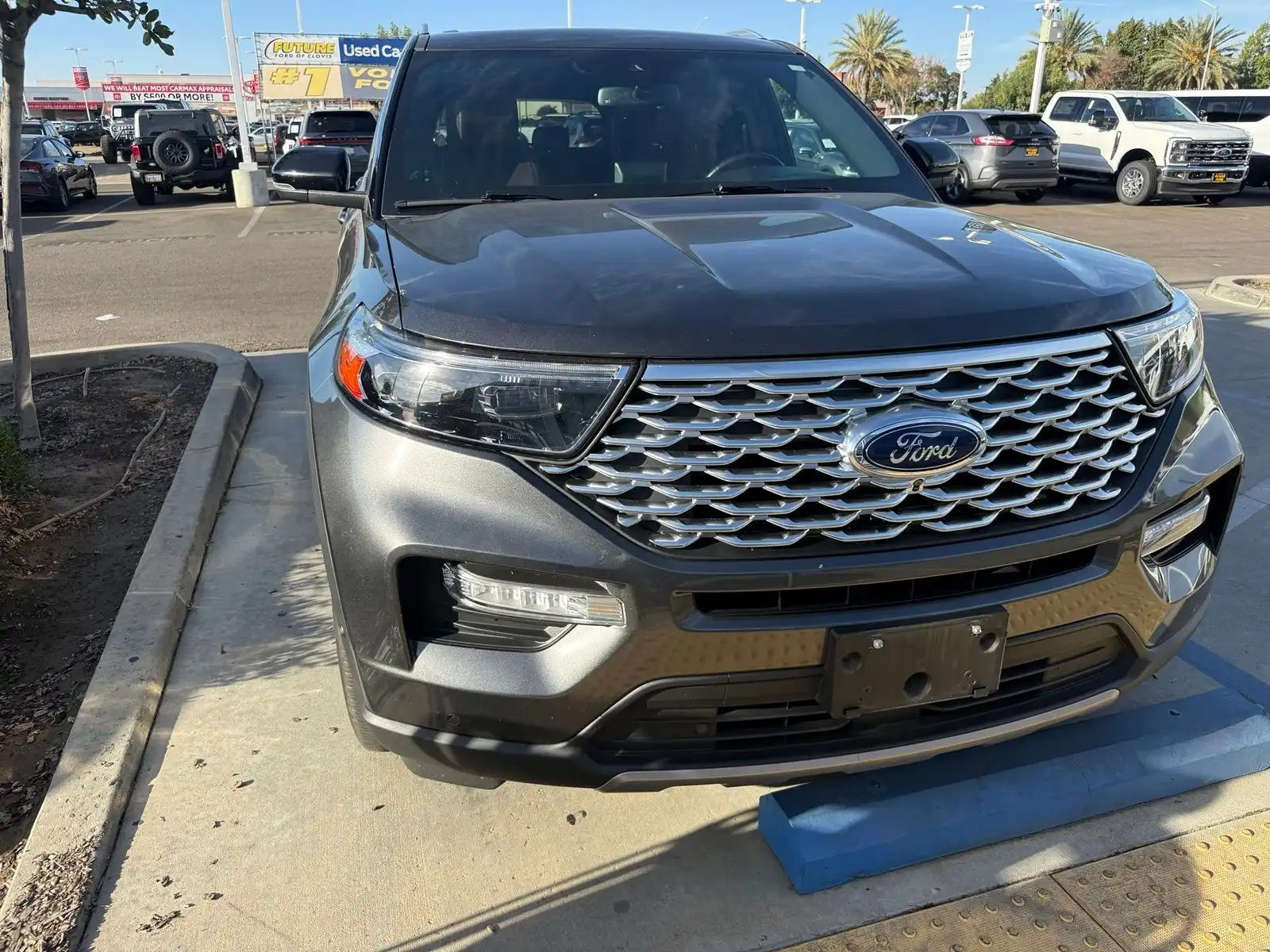 2020 Ford Explorer Platinum 4WD's photo