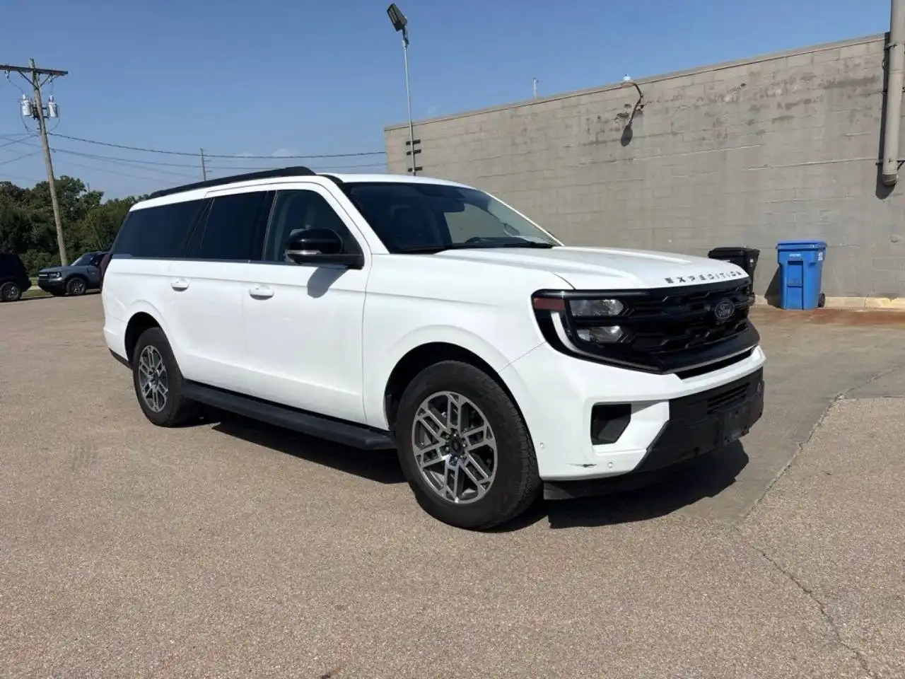 2025 Ford Expedition Active 4WD MAX's photo
