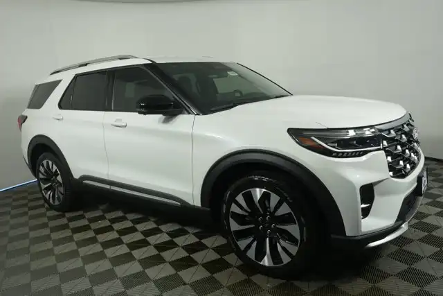 2027 Ford Explorer Platinum 4WD's photo