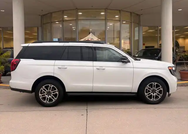 2025 Ford Expedition Active 4WD's photo