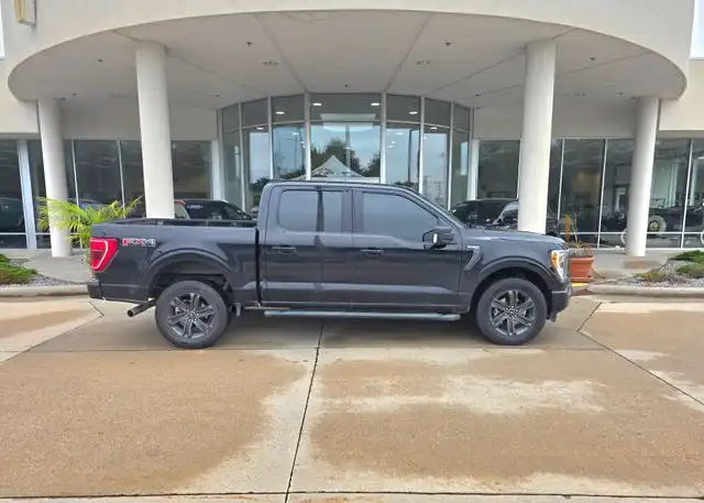 2023 Ford F-150 XLT 4WD SuperCrew 5-1/2' Box's photo