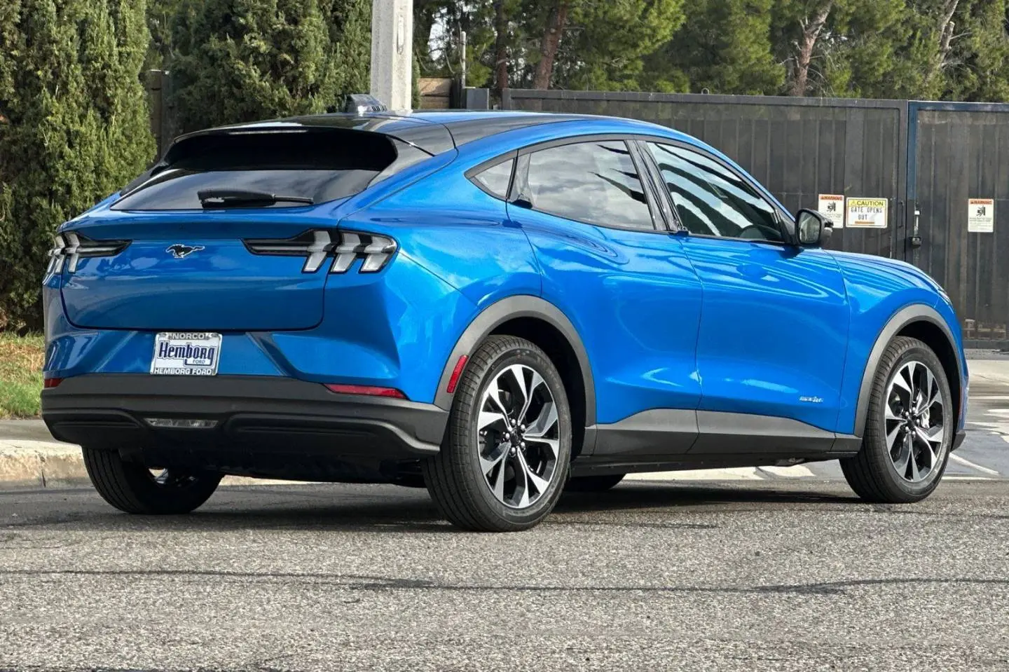 2026 Ford Mustang-Mach-e Select photo 4