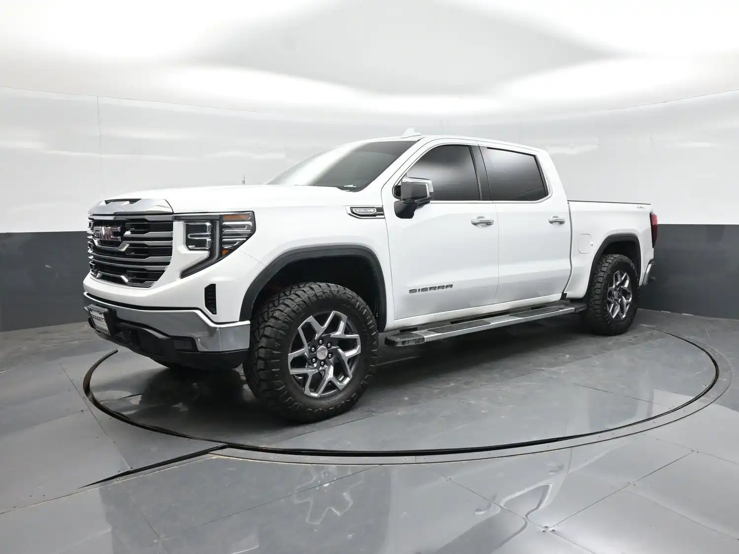 2022 GMC Sierra SLT 4WD Crew Cab Short Box's photo