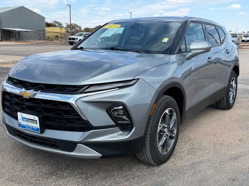 2025 Chevrolet Blazer 2.0T 2LT FWD's photo