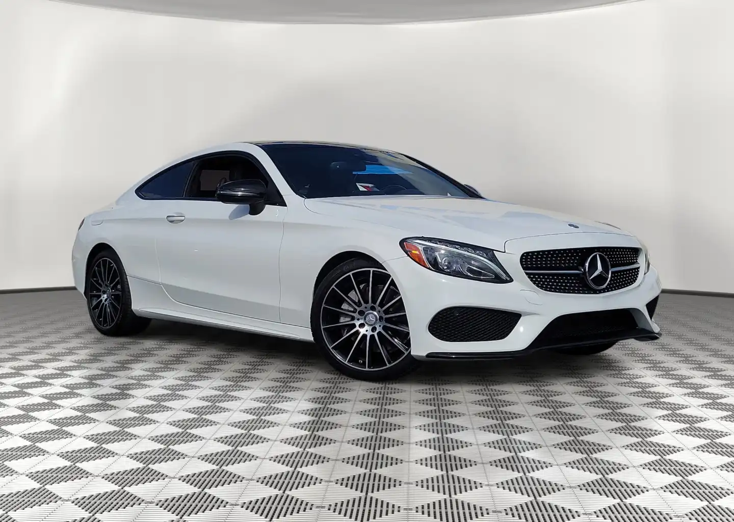2017 Mercedes-Benz C-Class C300's photo