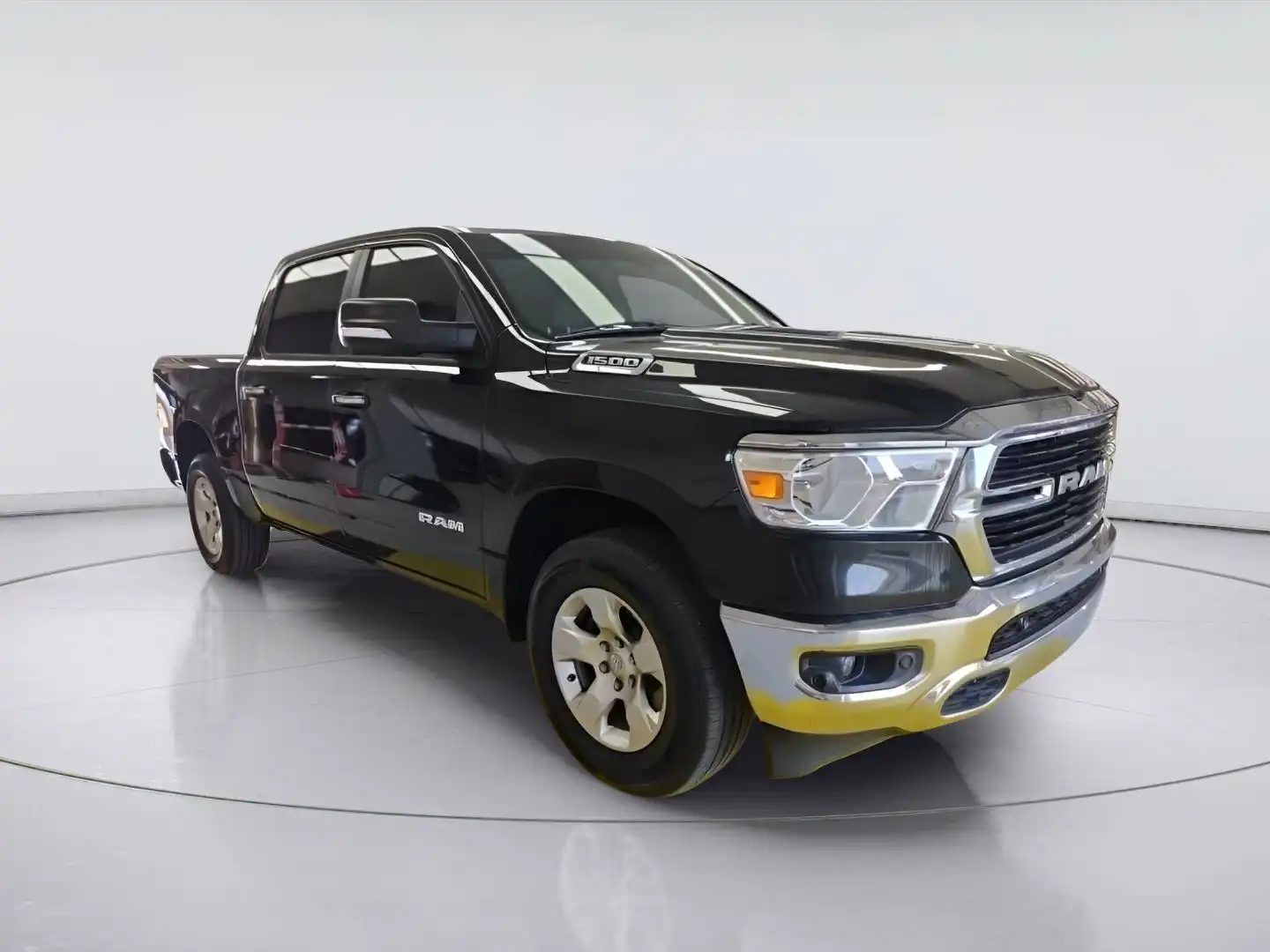 2019 RAM 1500 Big Horn/Lone Star 4WD Crew Cab 5'7's photo