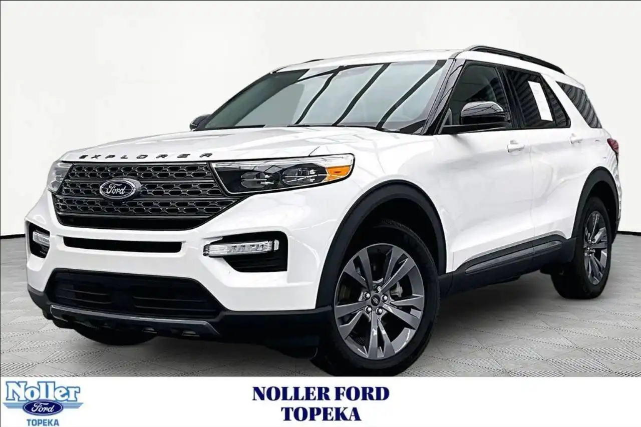 2024 Ford Explorer XLT 4WD's photo