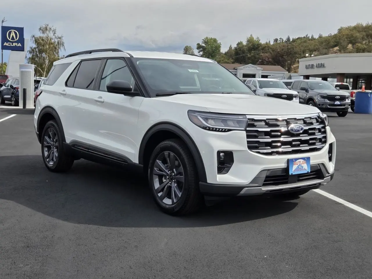 2026 Ford Explorer Active 4WD photo 3