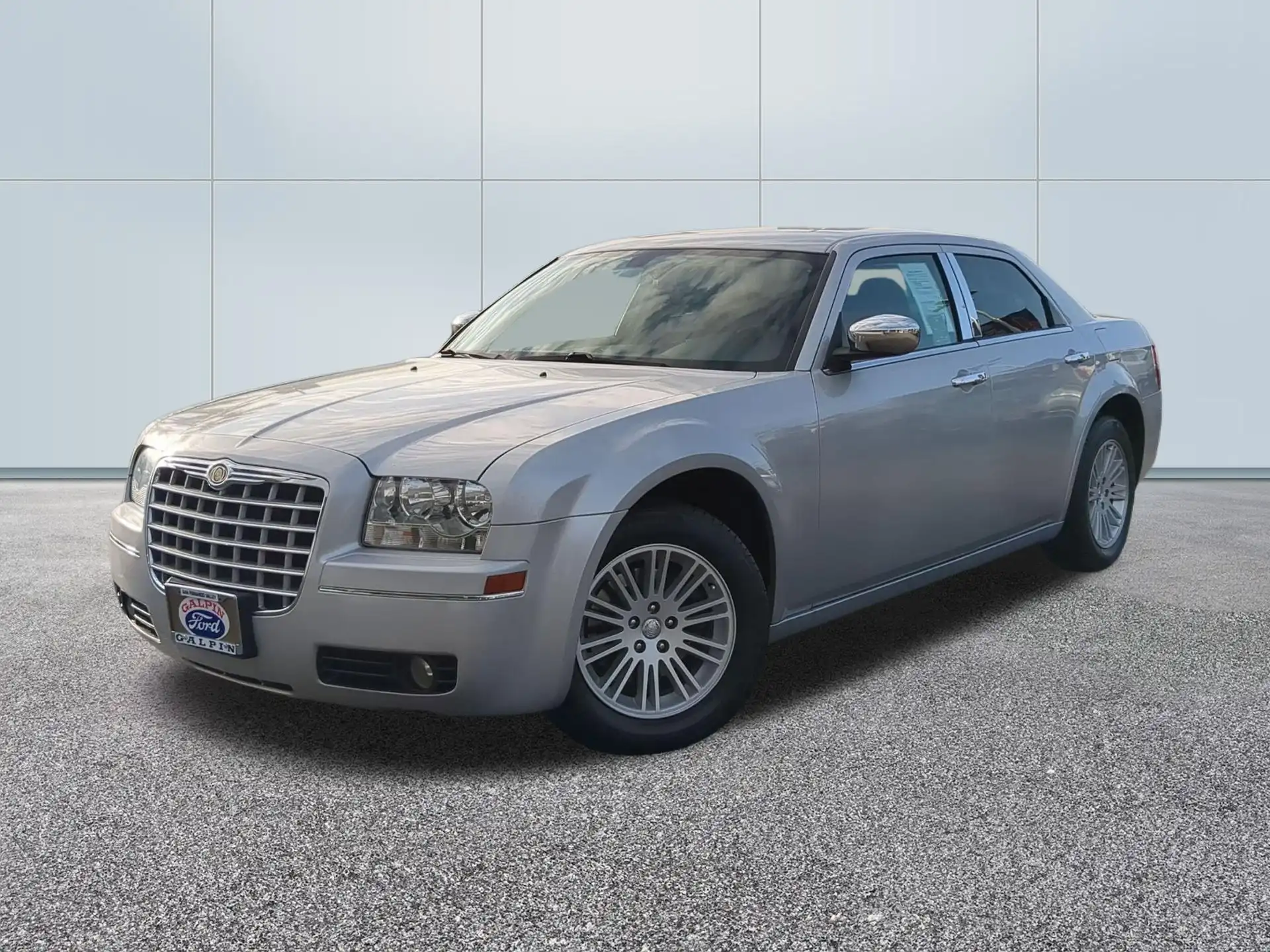 2010 Chrysler 300 Touring 23E's photo
