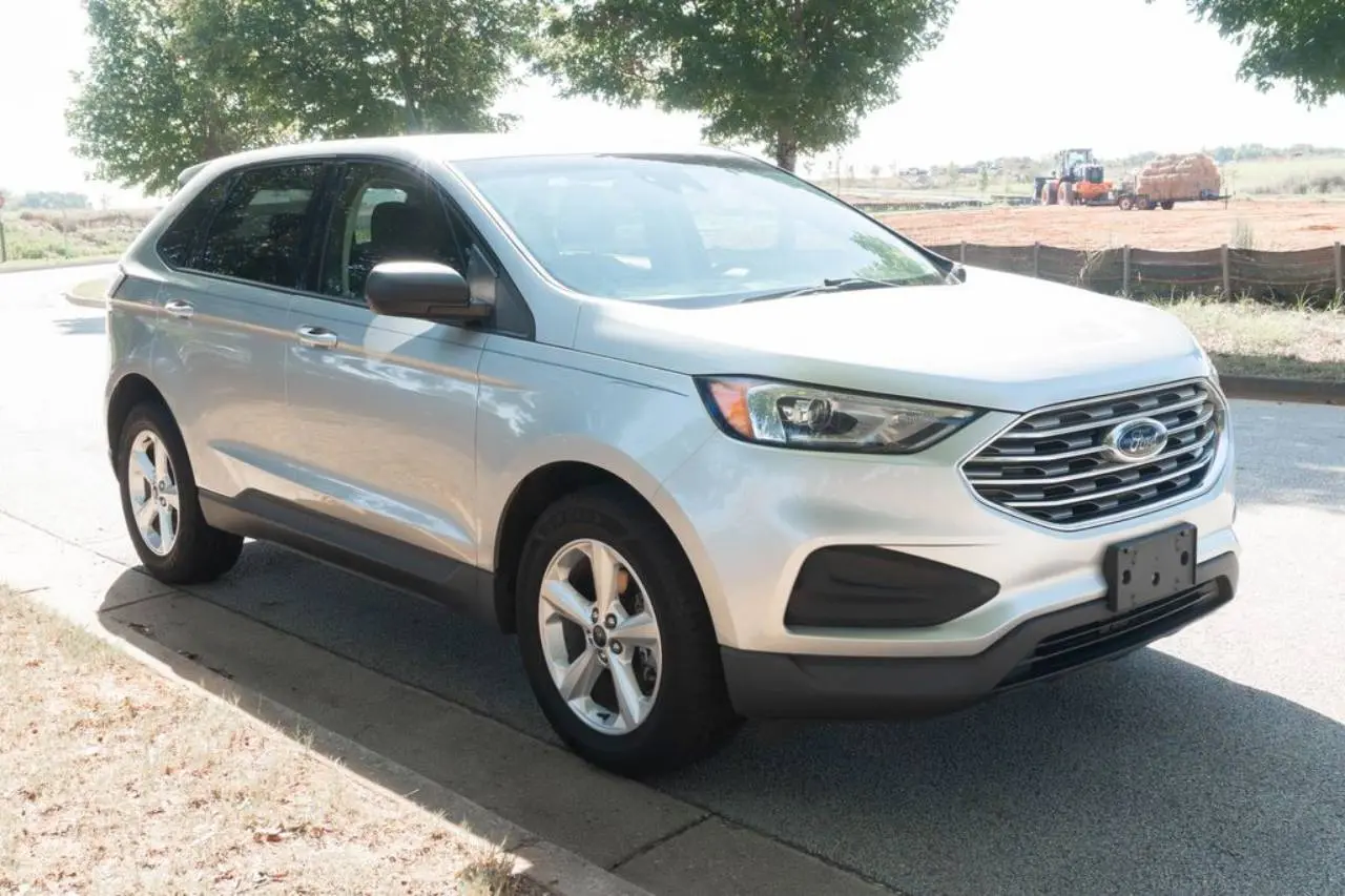2019 Ford Edge SE photo 5