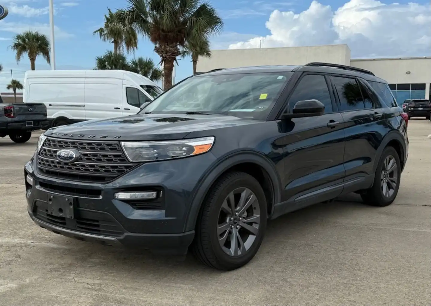 2022 Ford Explorer XLT RWD's photo