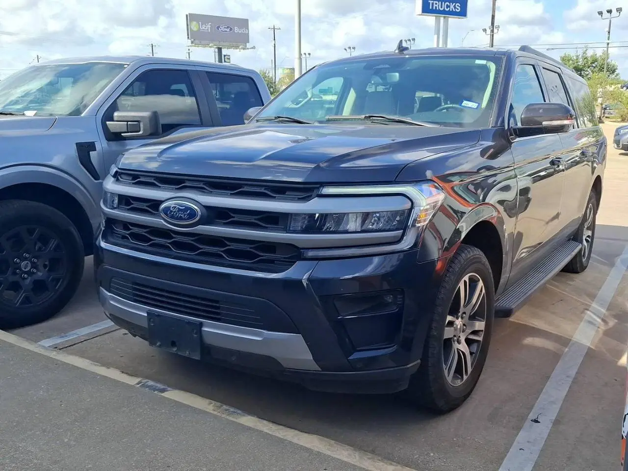 2024 Ford Expedition XLT MAX photo 3