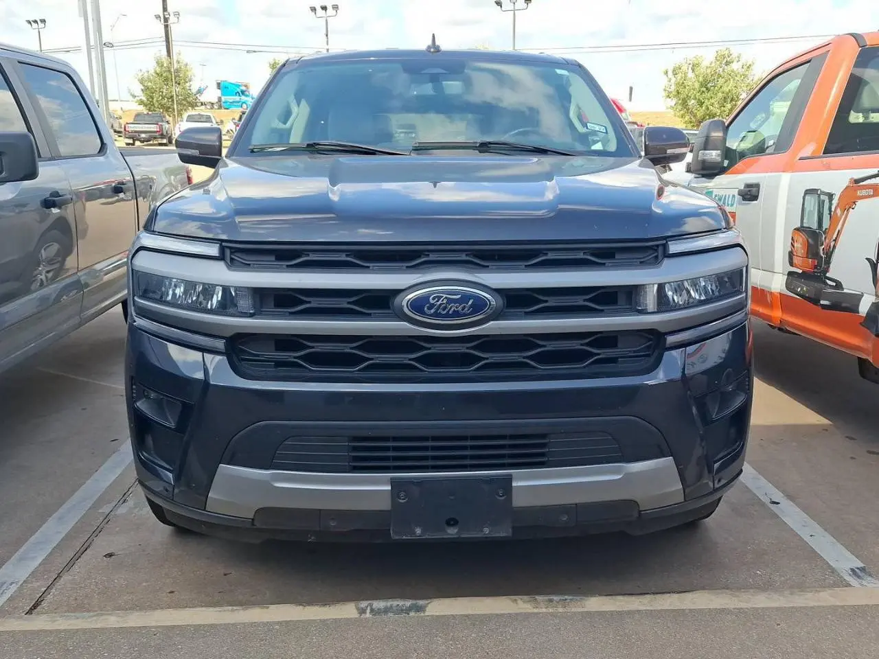2024 Ford Expedition XLT MAX photo 4