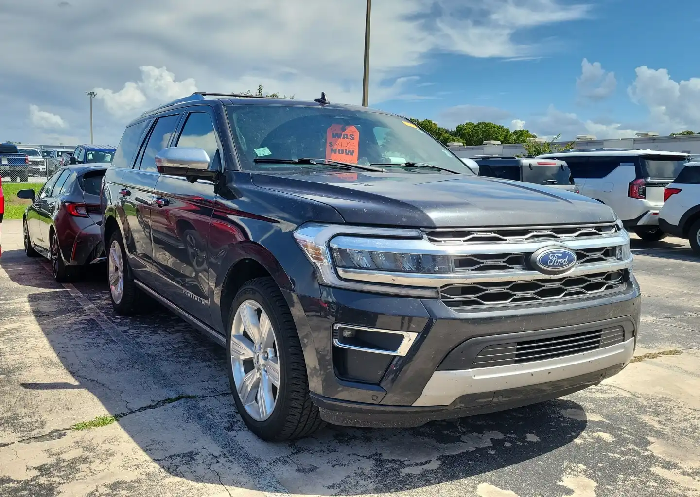 2023 Ford Expedition Platinum's photo