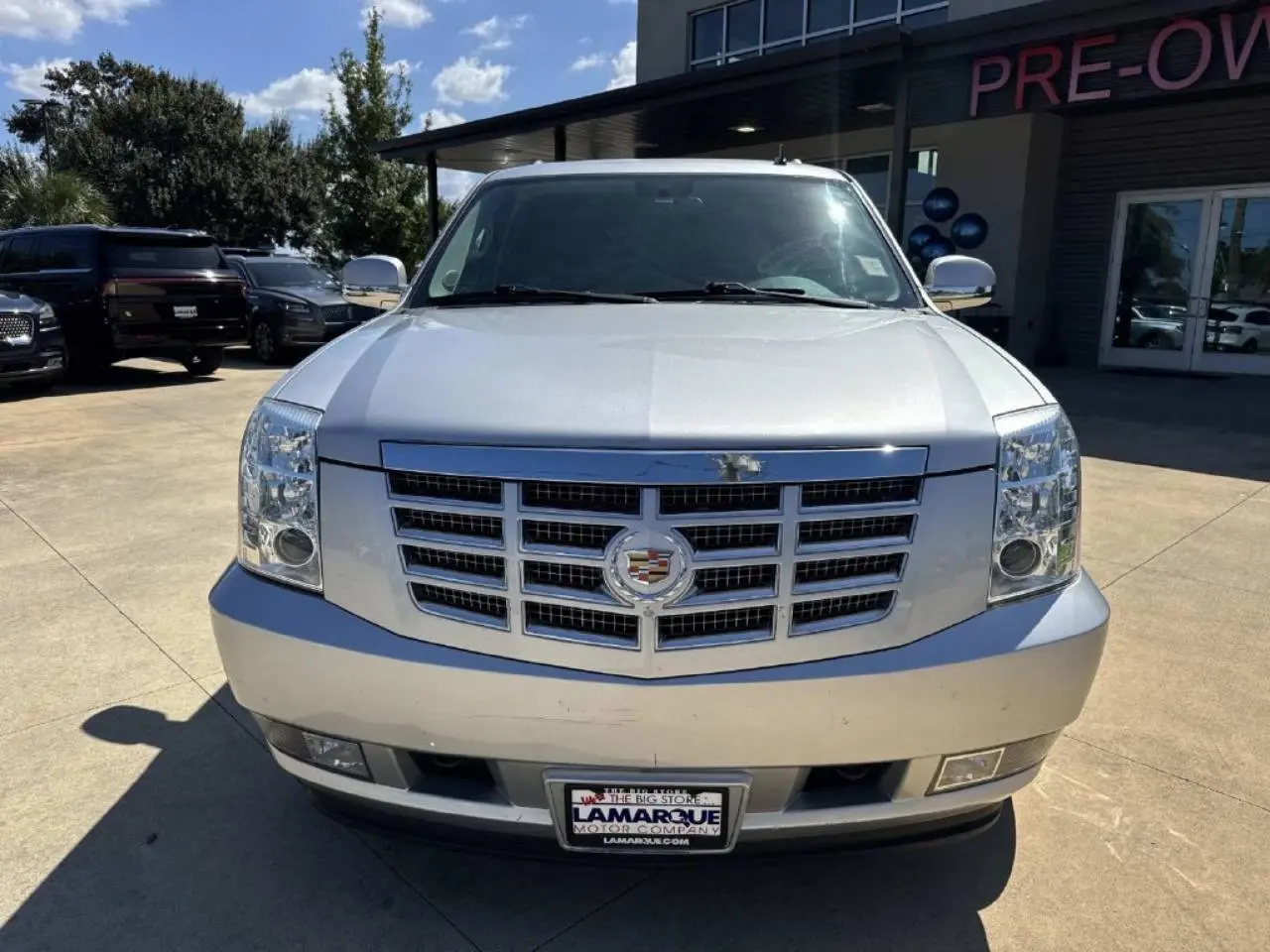 2012 Cadillac Escalade Luxury AWD photo 3