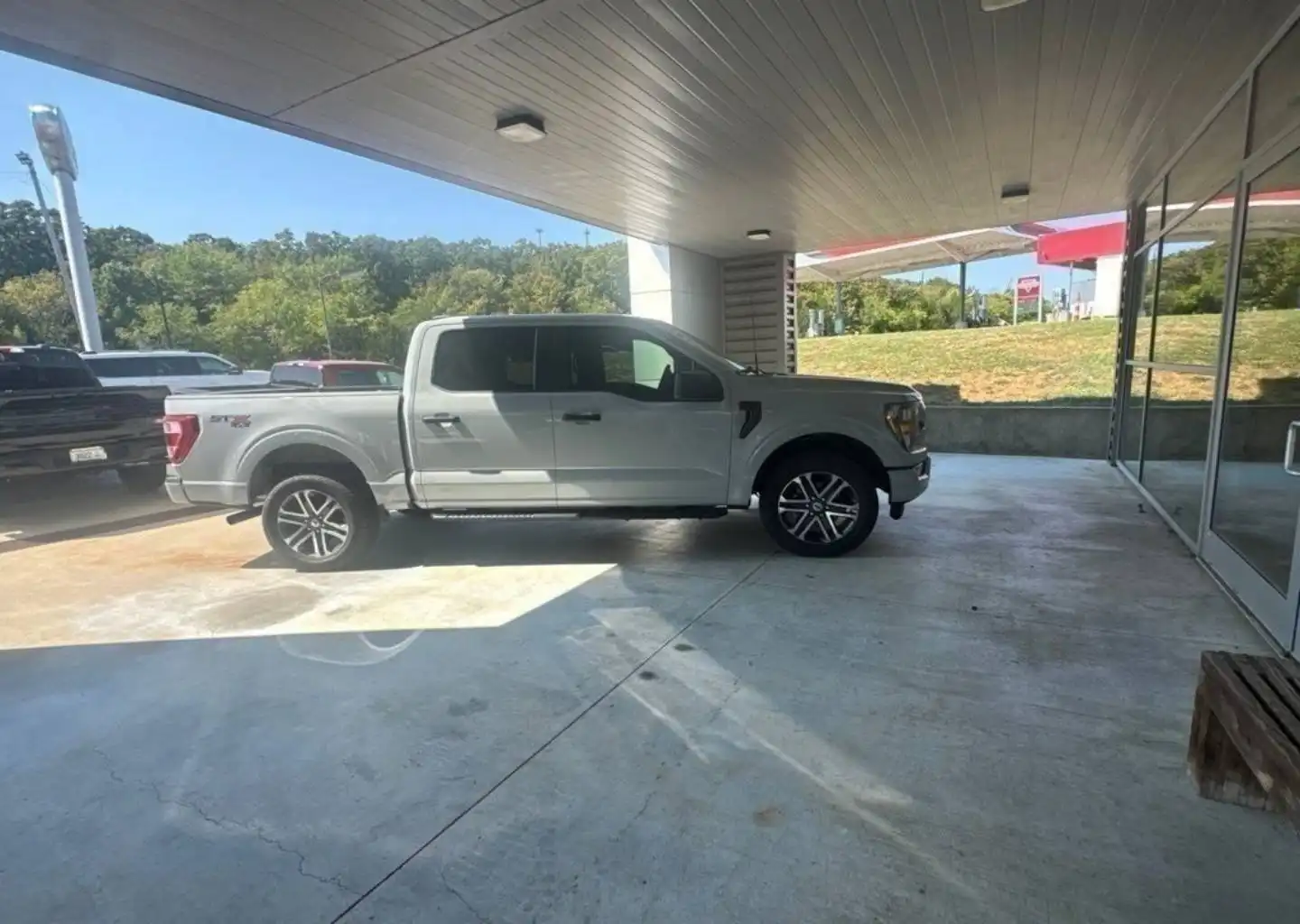 2023 Ford F-150 XL 4WD SuperCrew 5-1/2' Box's photo