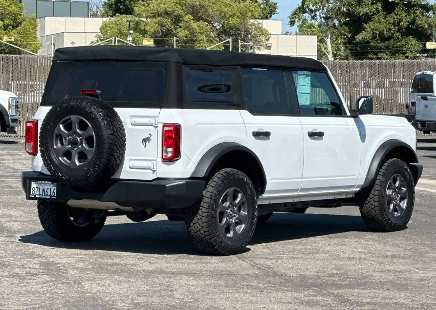 2021 Ford Bronco Base 4x4 photo 3