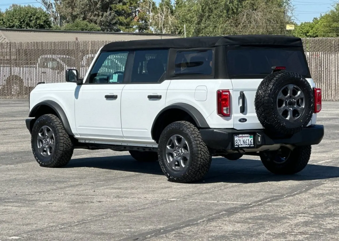 2021 Ford Bronco Base 4x4 photo 5