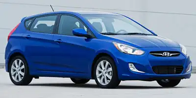 2013 Hyundai Accent GS 5-Door 6-Speed Automatic's photo