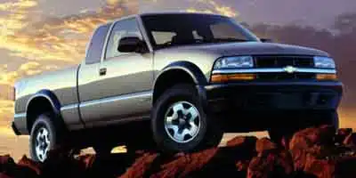 2002 Chevrolet S10 4WD Extended Cab Base w/3rd Door's photo