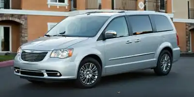 2015 Chrysler Town & Country Touring's photo