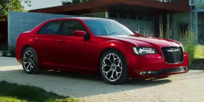 2018 Chrysler 300 Touring's photo