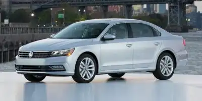 2018 Volkswagen Passat 2.0T R-Line Auto's photo