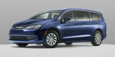 2020 Chrysler Voyager LXI's photo