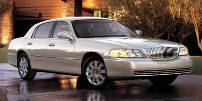 2005 Lincoln Town Car Signature's photo
