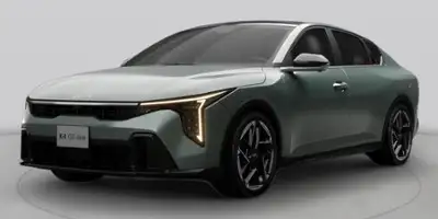 2025 Kia K4 LXS Auto's photo