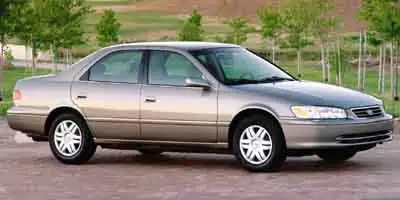 2001 Toyota Camry XLE 4AT's photo