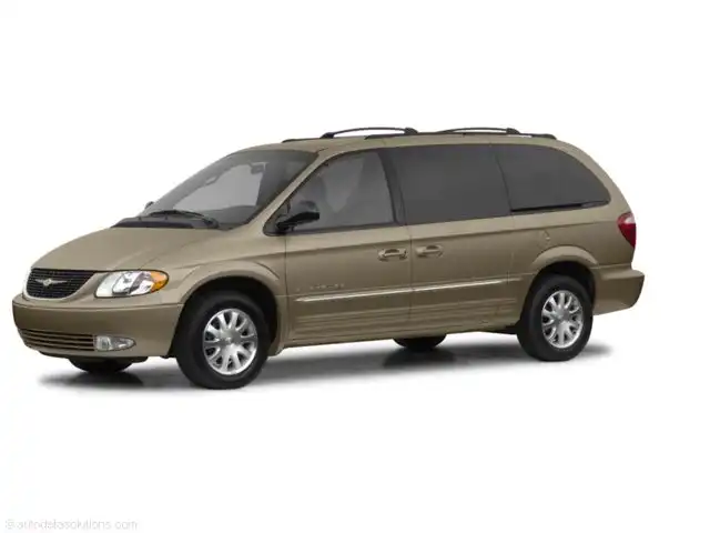 2003 Chrysler Town & Country Base's photo