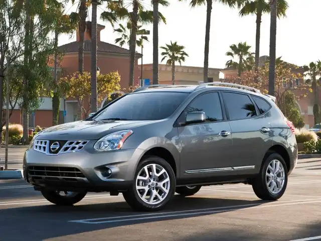 2014 Nissan Rogue Select S FWD's photo