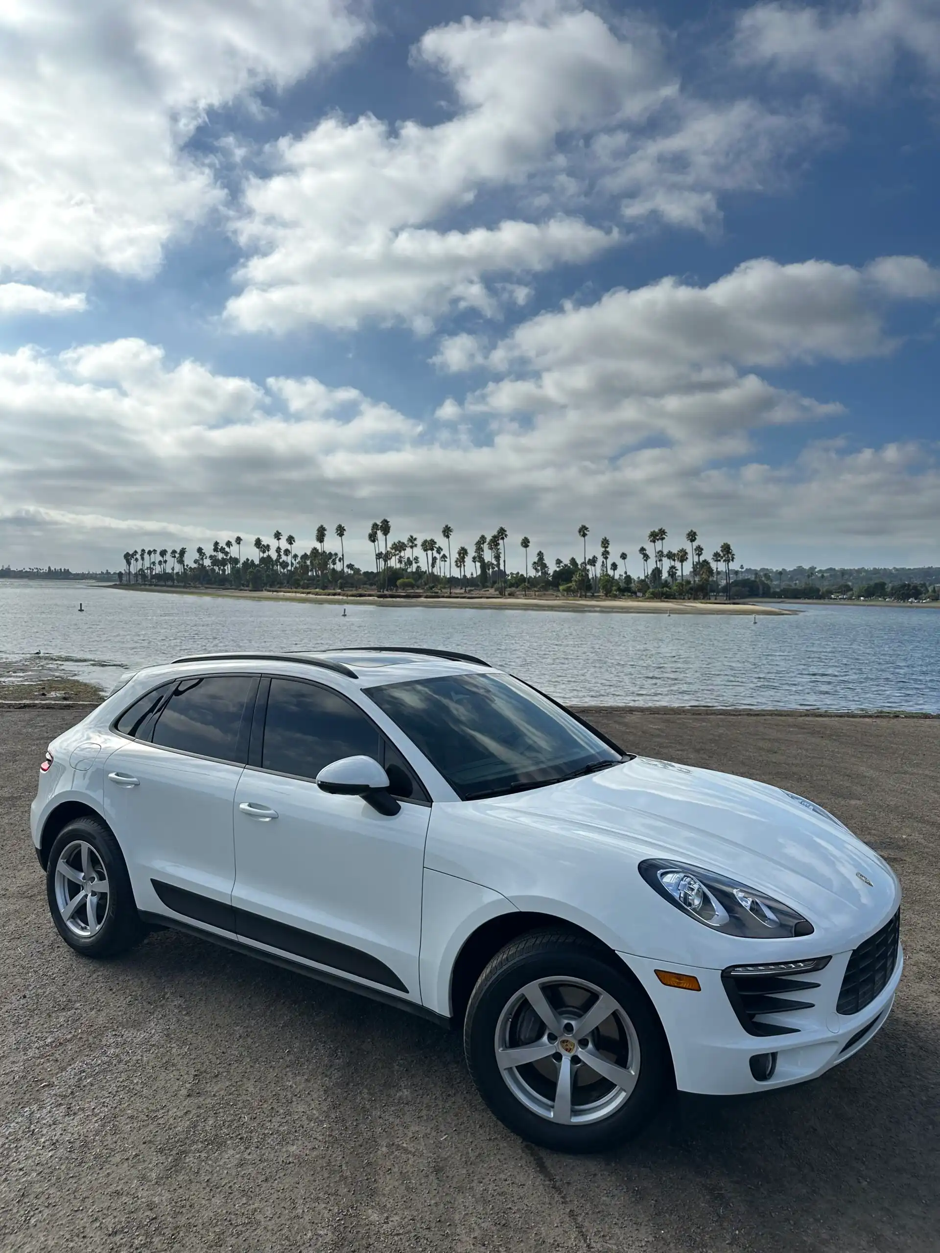 2017 Porsche Macan Base's photo