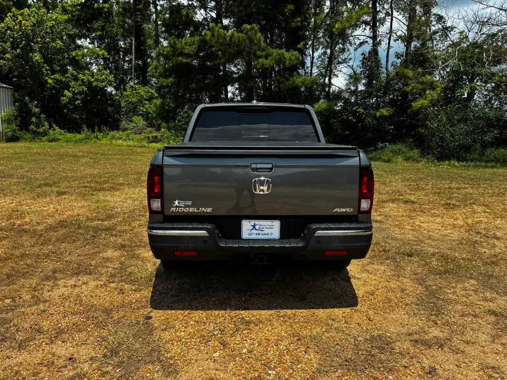 2017 Honda Ridgeline RTL-E AWD photo 4